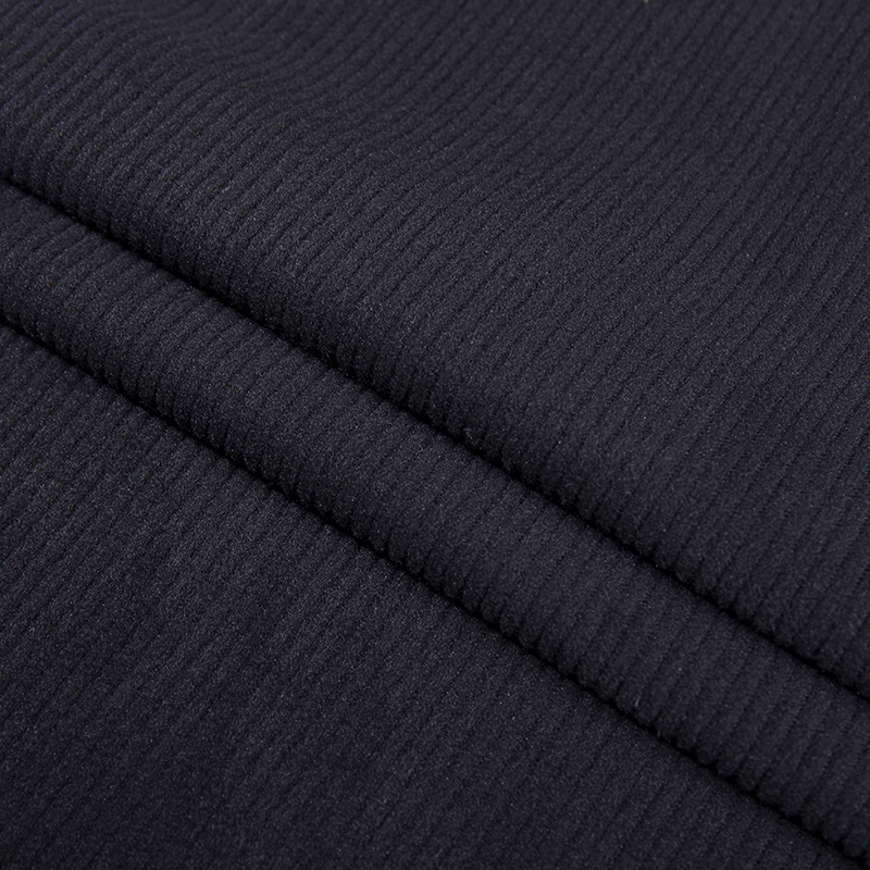 يعود Corduroy for Derts إلى بروز الموضة